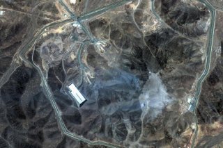 Cette image satellite montre les dommages occasionnés au site nucléaire iranien de Fordo par les bombardements américains. KEYSTONE/AP